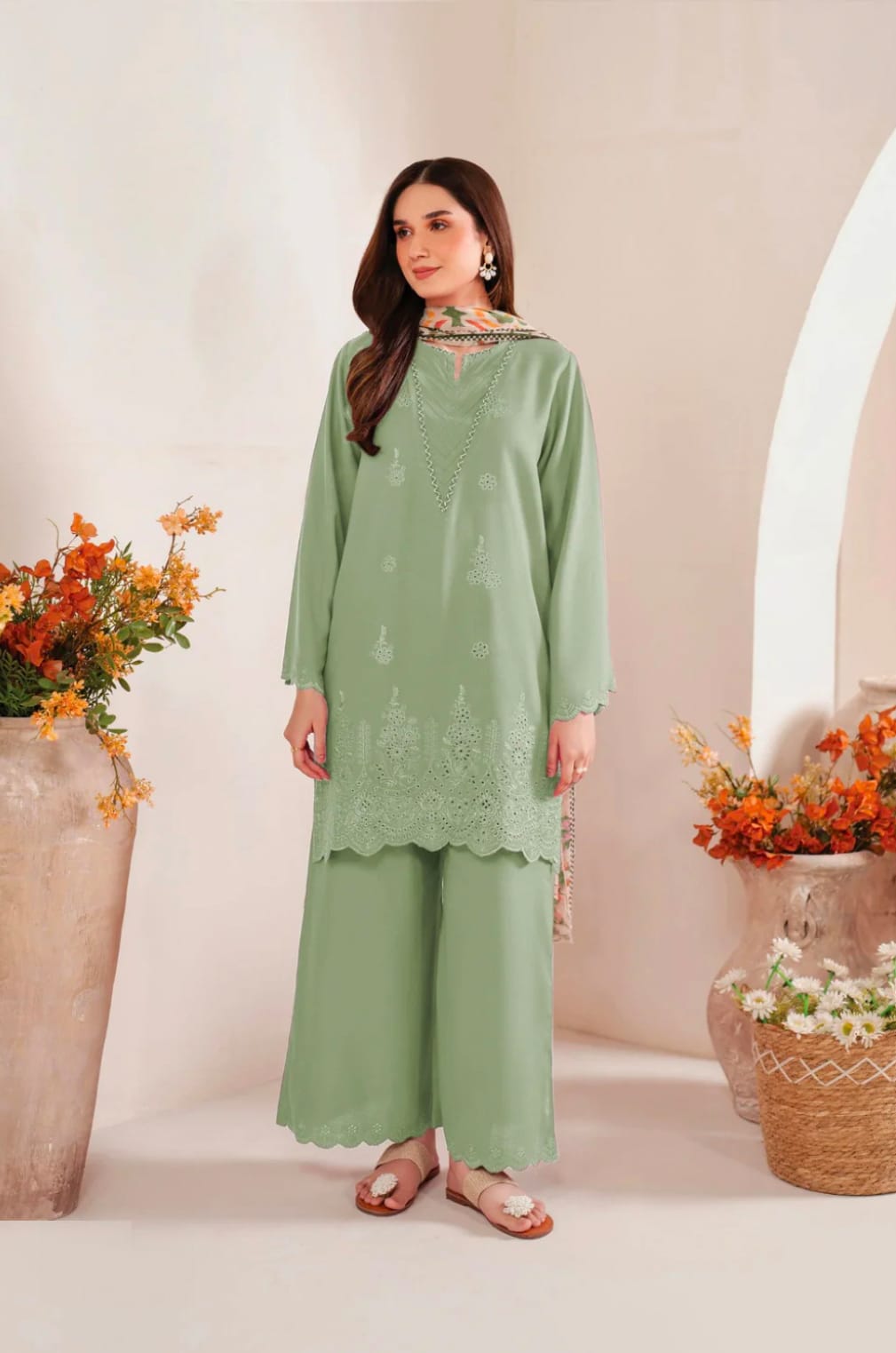 🌸 SUMMER'S COLLECTION 🌸  🟥 BRAND NAME : SAPPHIRE 🟨 CATEGORY : LAWN 3PC EMBROIDERED (004)