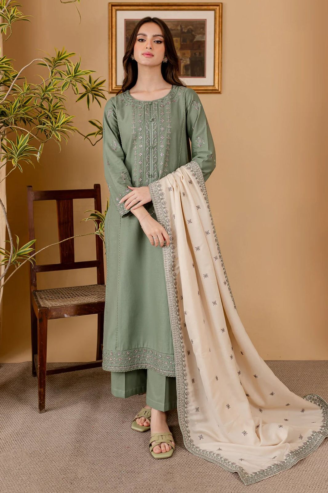 🌸 SUMMER'S COLLECTION 🌸  🟥 BRAND NAME : LIBAAS 🟨 CATEGORY : LAWN 3PC Embroidered (005)